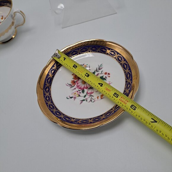 Royal Grafton Bone China Teacup Saucer Set Floral Design Gold Trim - Picture 4 of 15